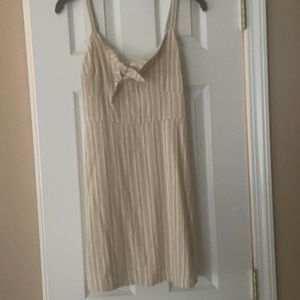 Hollister front tie adjustable strap dress excellent condition dry cleaned